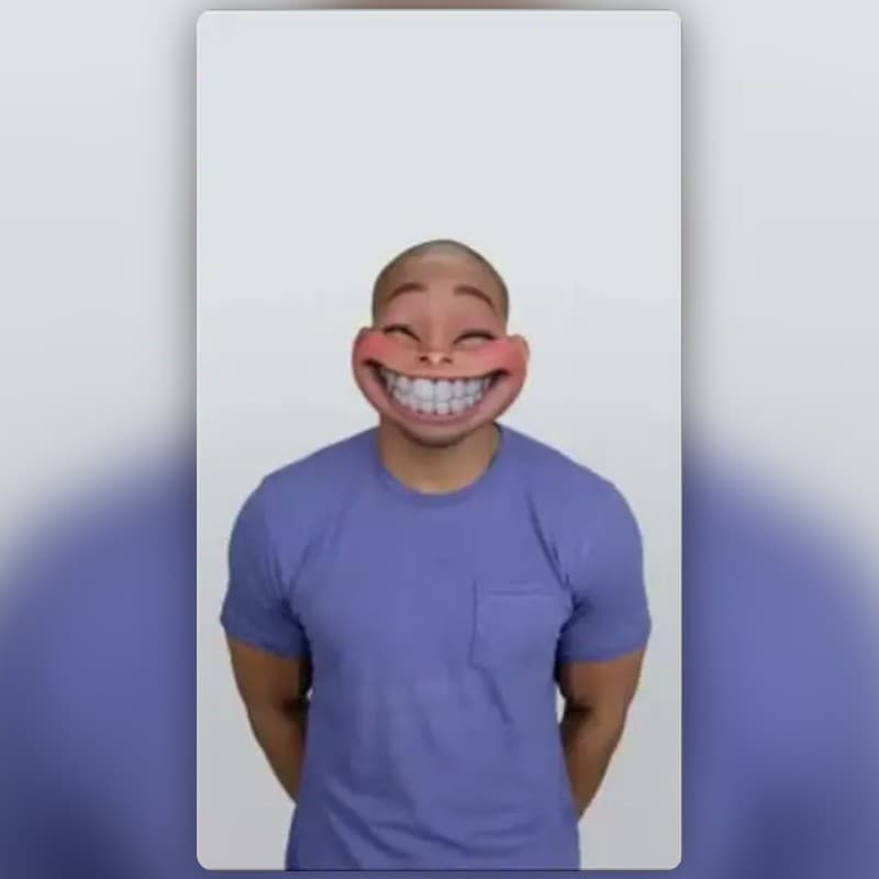 ابتسامة عريضة