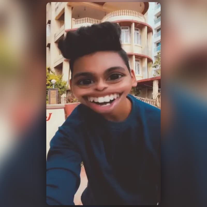 الفم الكبير